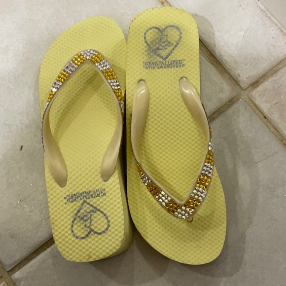 Yellow LL flip flop with rhinestones - Picture 5 of 6